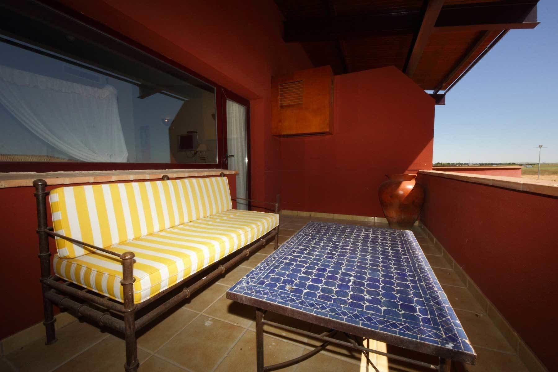 Hotel Château Viñasoro Alcázar de San Juan Extérieur photo