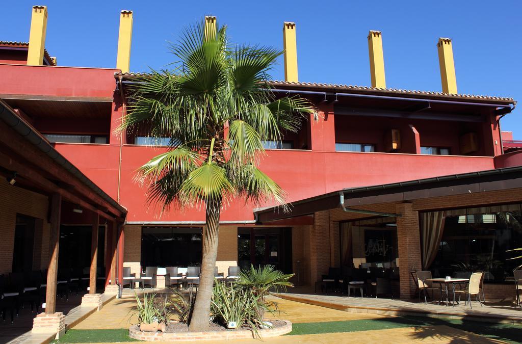 Hotel Château Viñasoro Alcázar de San Juan Extérieur photo