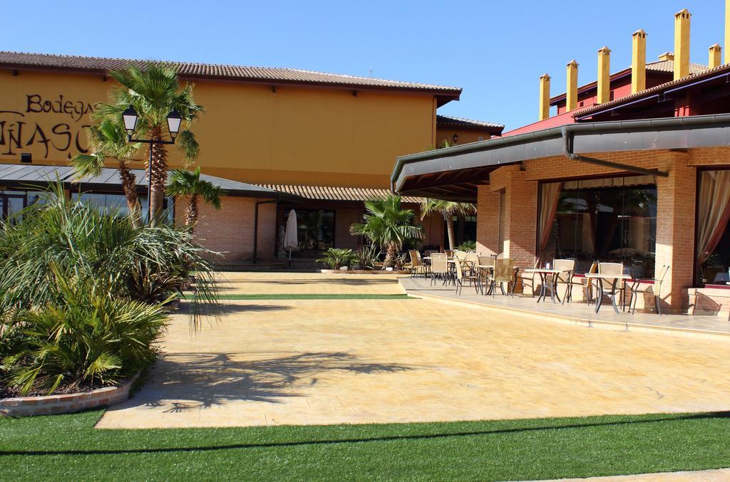 Hotel Château Viñasoro Alcázar de San Juan Extérieur photo